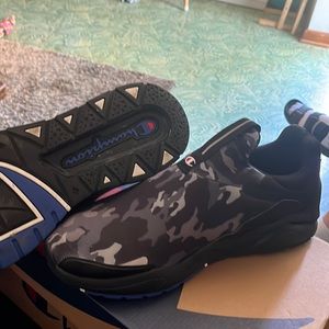 Champion apex camo black and gray size 13 barley worn slip on